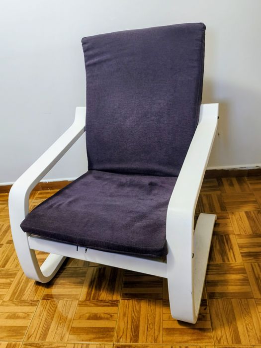 Poltrona Poang bom estado para desocupar. (Ler anuncio)