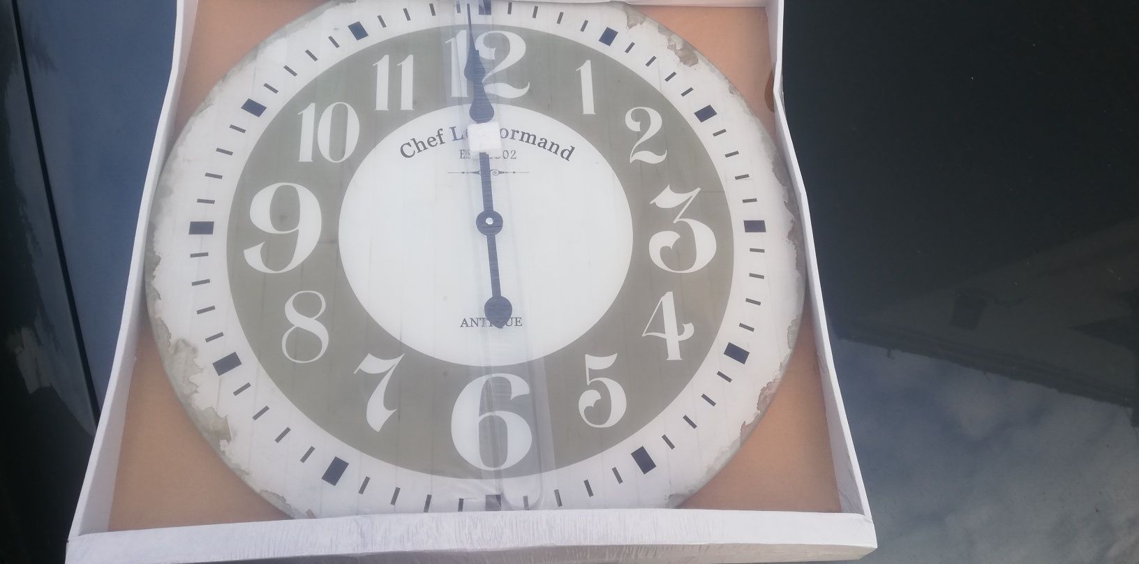 Duży okrągły szklany ścienny zegar 57cm Made in Germany