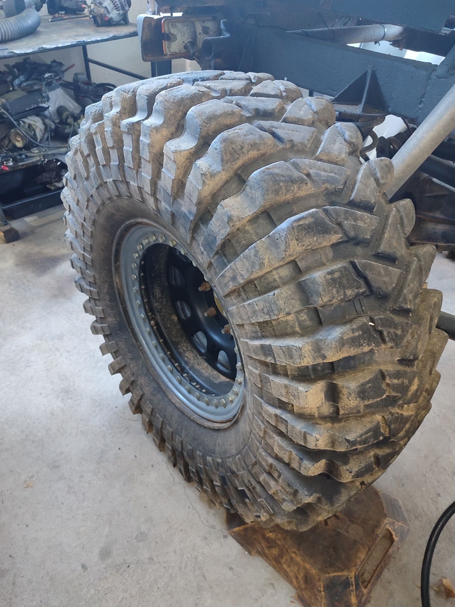 Pneus Maxxis trepador 40 + Jantes 17 C.Beadlock