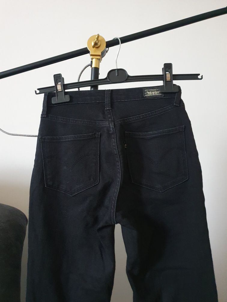 Spodnie skinny rurki levi's czarne klasyczne