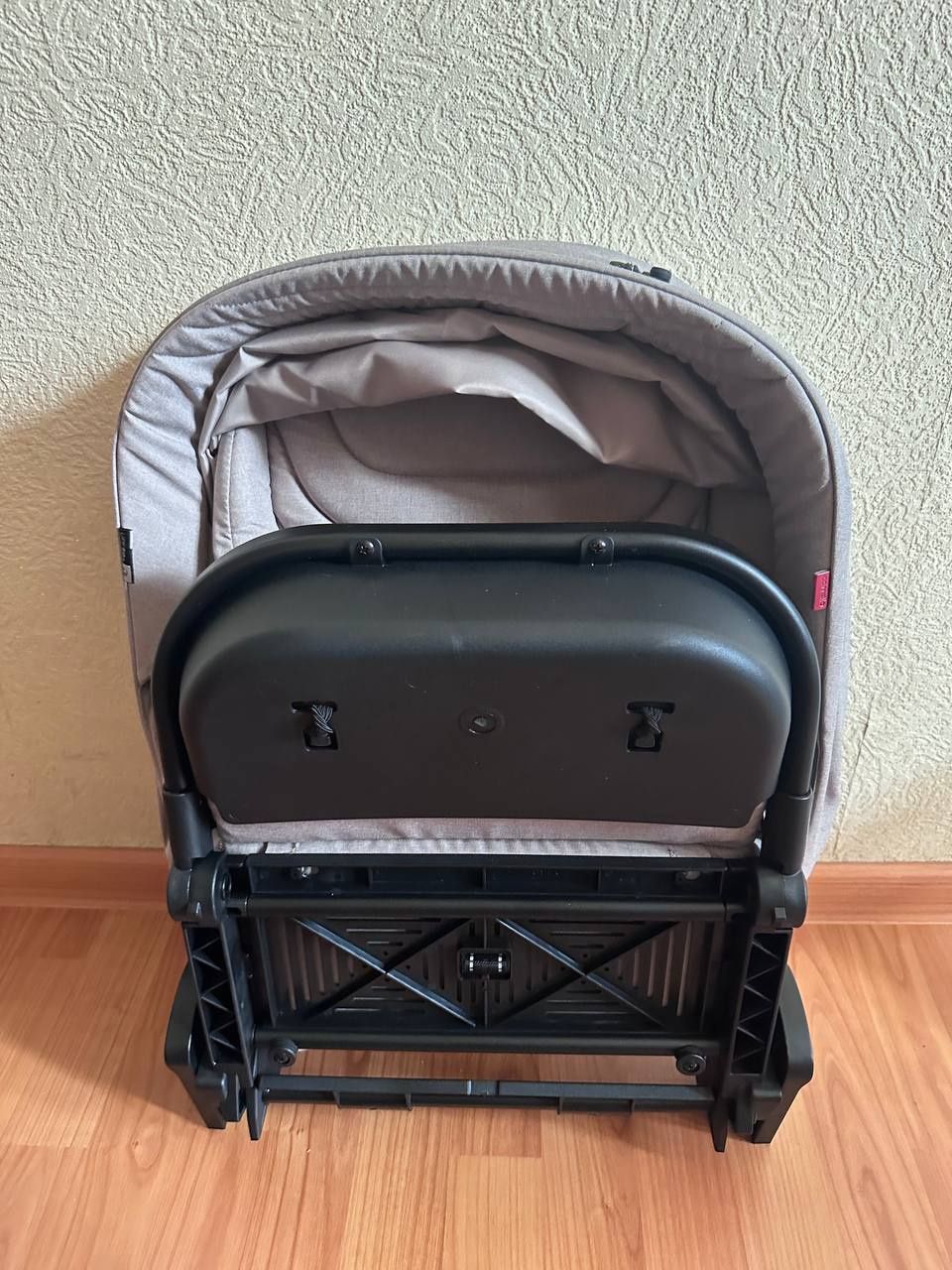 Коляска Carello Epika 2 в 1