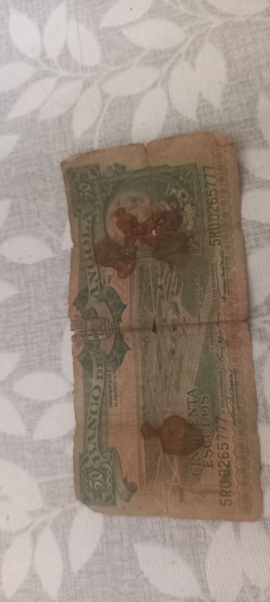 Notas antigas em bom estado