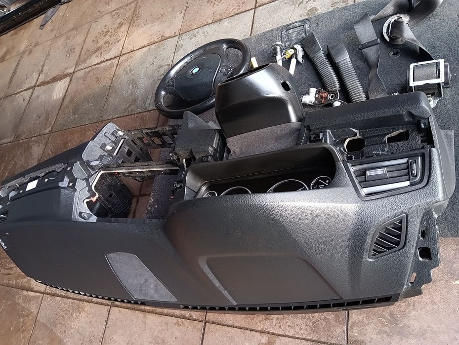 Komplet BMW F10 F11 ORGINAŁ deska rozdzielcza pasy PODUSZKA KOKPIT air