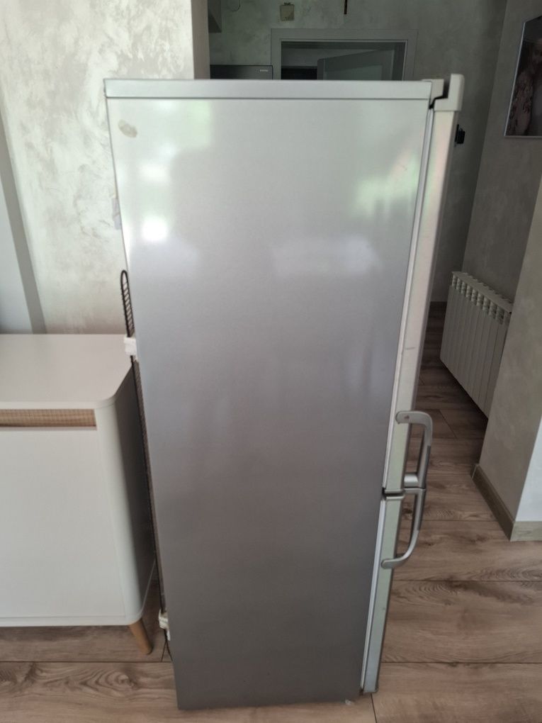 Sprzedam lodówkę BEKO