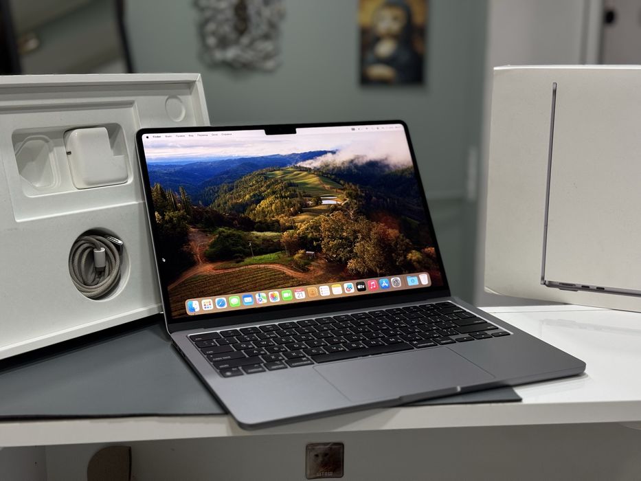 MacBook Air M2, 13-inch 2020, Space Gray 69 циклов