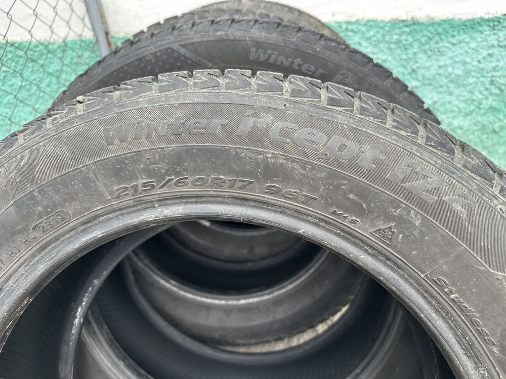 Резина зимня Hankook 215 60 R17