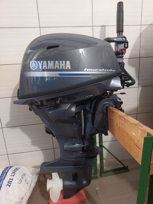 Мотор лодочний Yamaha 25