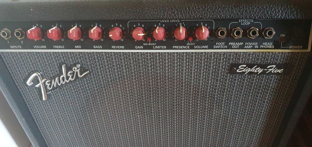 Wzmacniacz gitarowy Fender 85