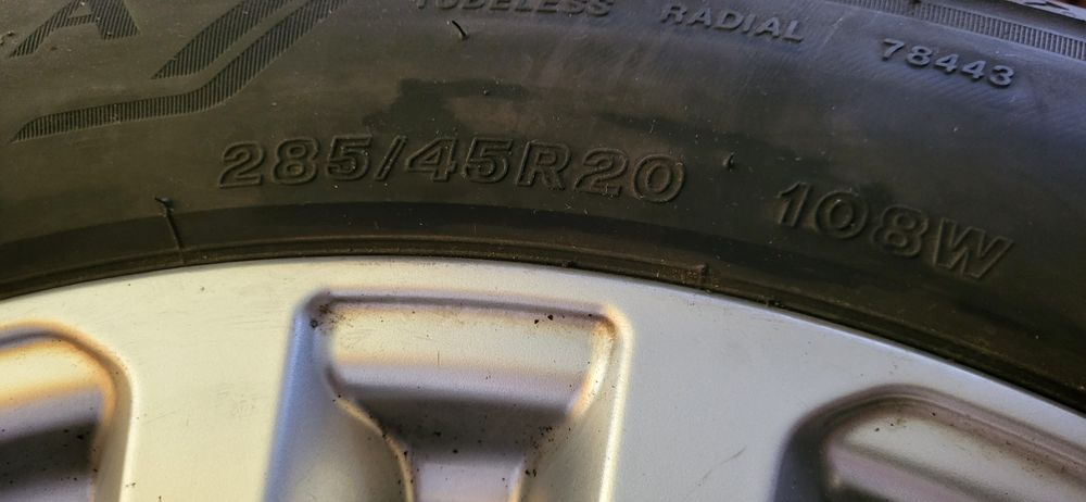 Оригінальні диски з резиною 285 45 20