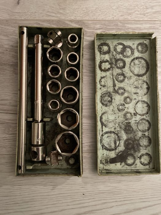 zestaw kluczy nasadowych samochodowe