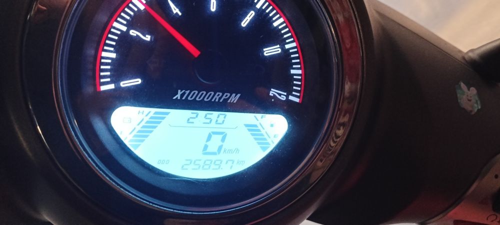 Motociclo Motron como nova