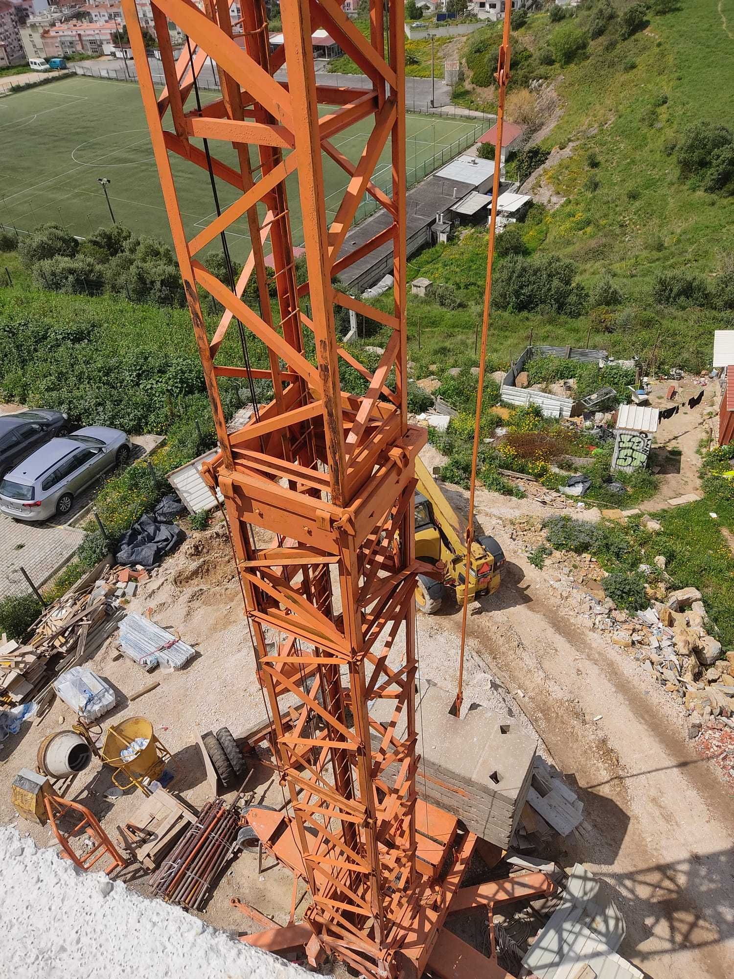 Grua Cadillon Automontante 25mts x 27mts