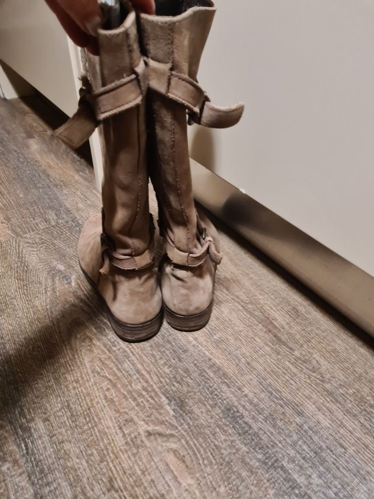 Botas em pele Massimo Dutti