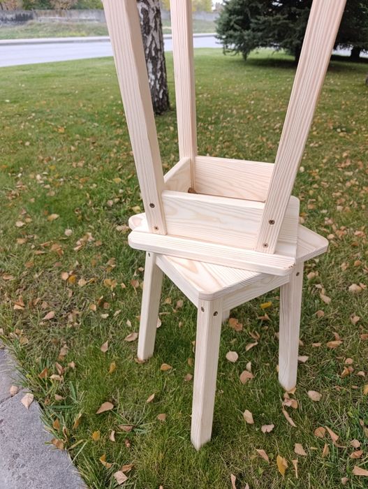 Кухонні табуретки з масиву сосни