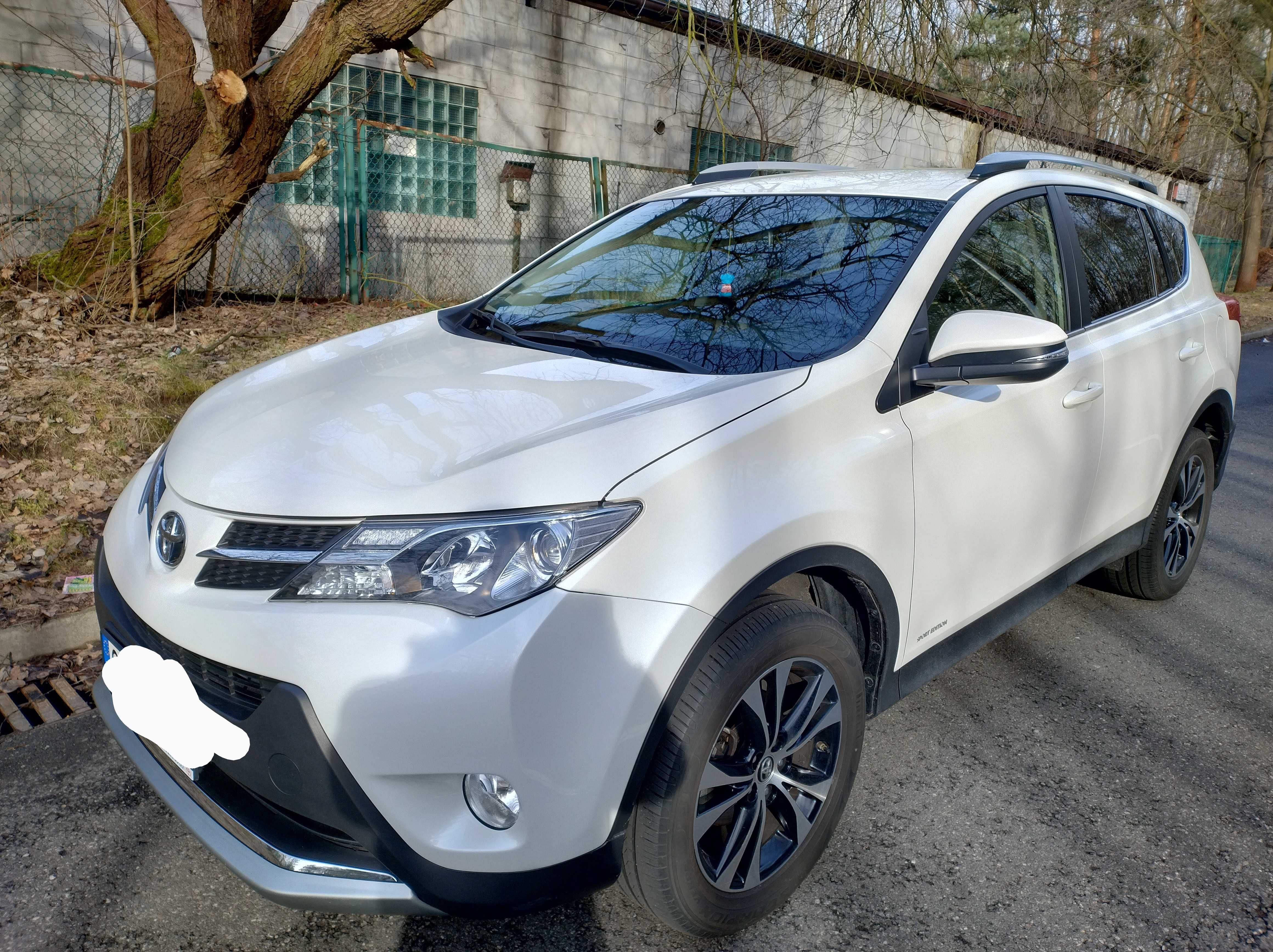 Toyota Rav 4. Niski przebieg. Biała perła.