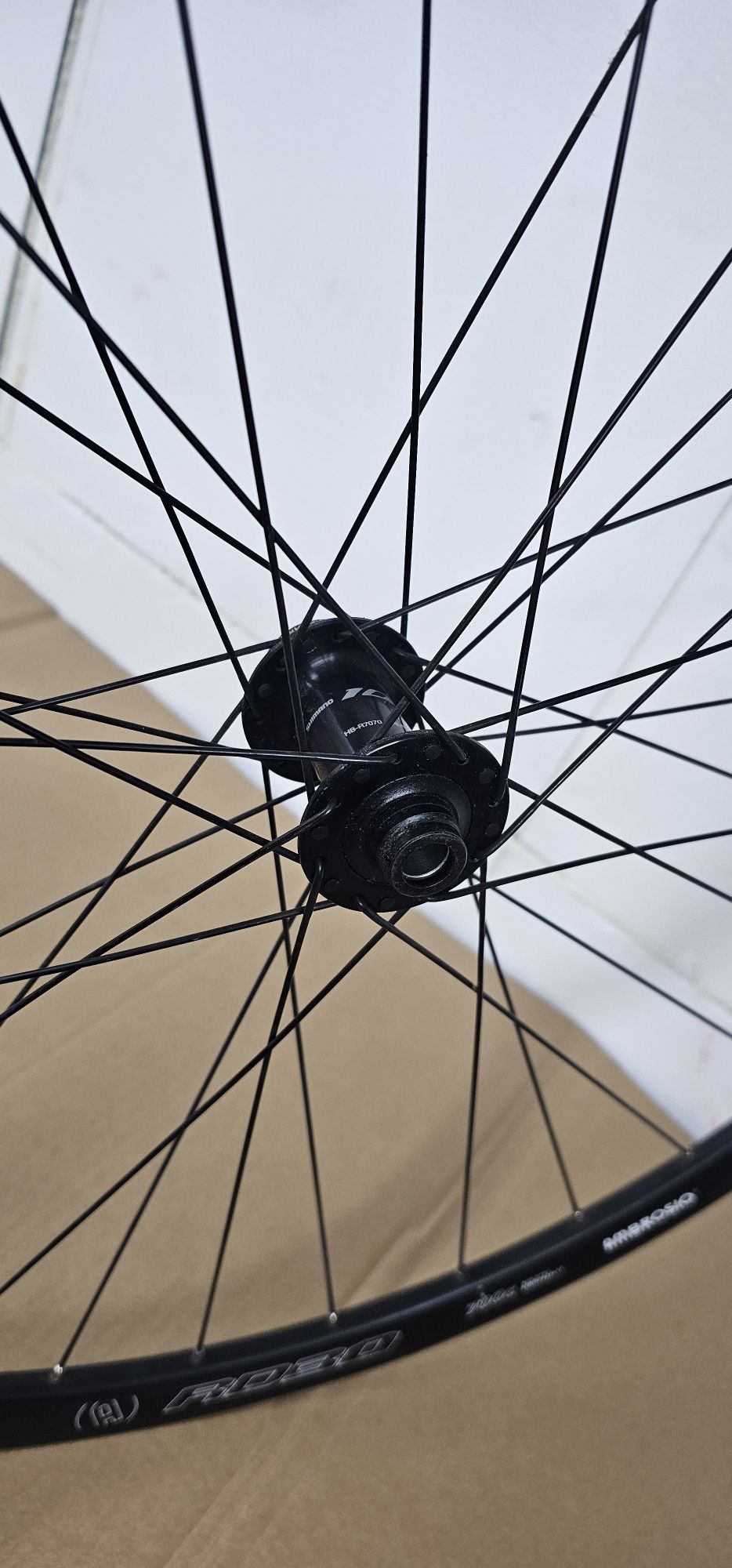 Nowe. Przednie Koło Ambrosio RD30 700c. Piasta Shimano 105.