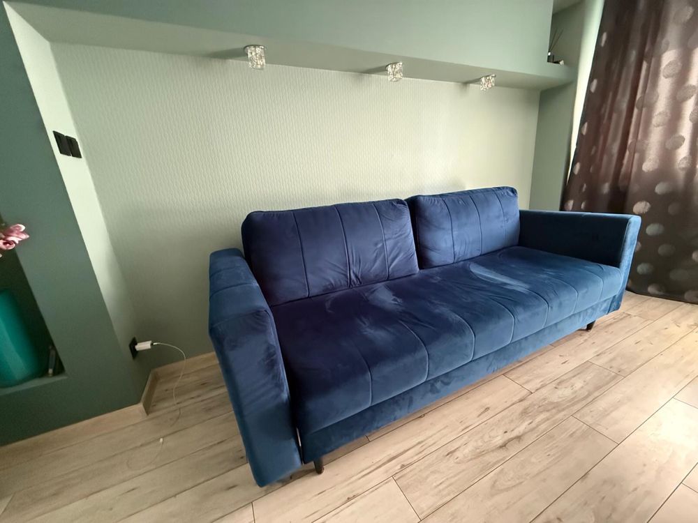 Sofa z funkcją spania granatowy welur