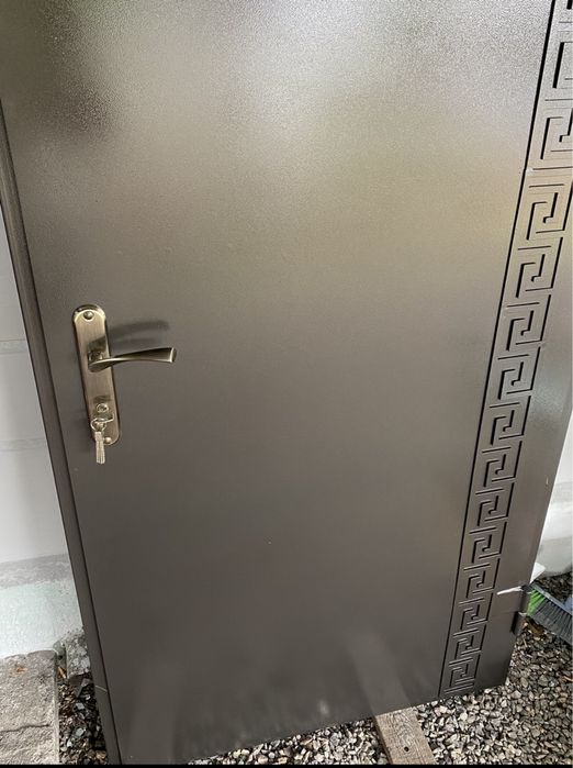 Двери Вхідні двері металеві