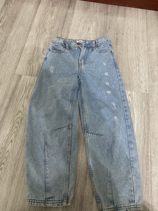 Джинси одні на 6-7р і ще є на 4-5р