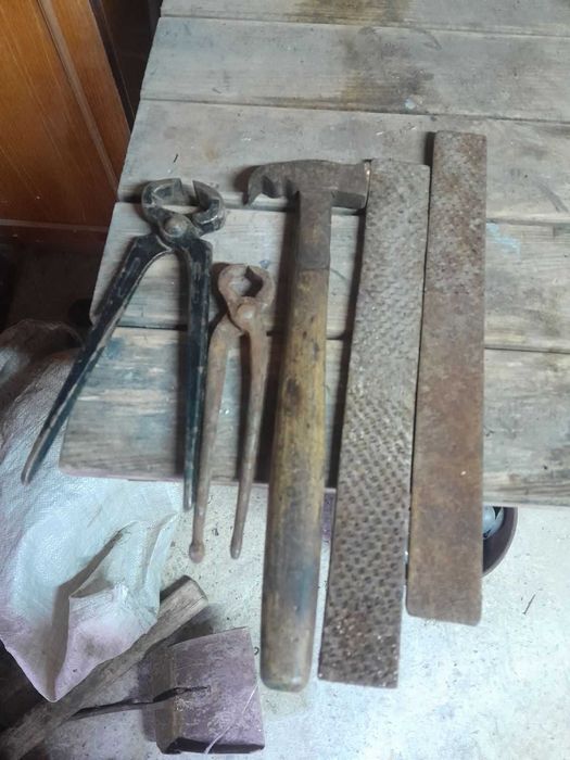 Набір інструментів для підковування