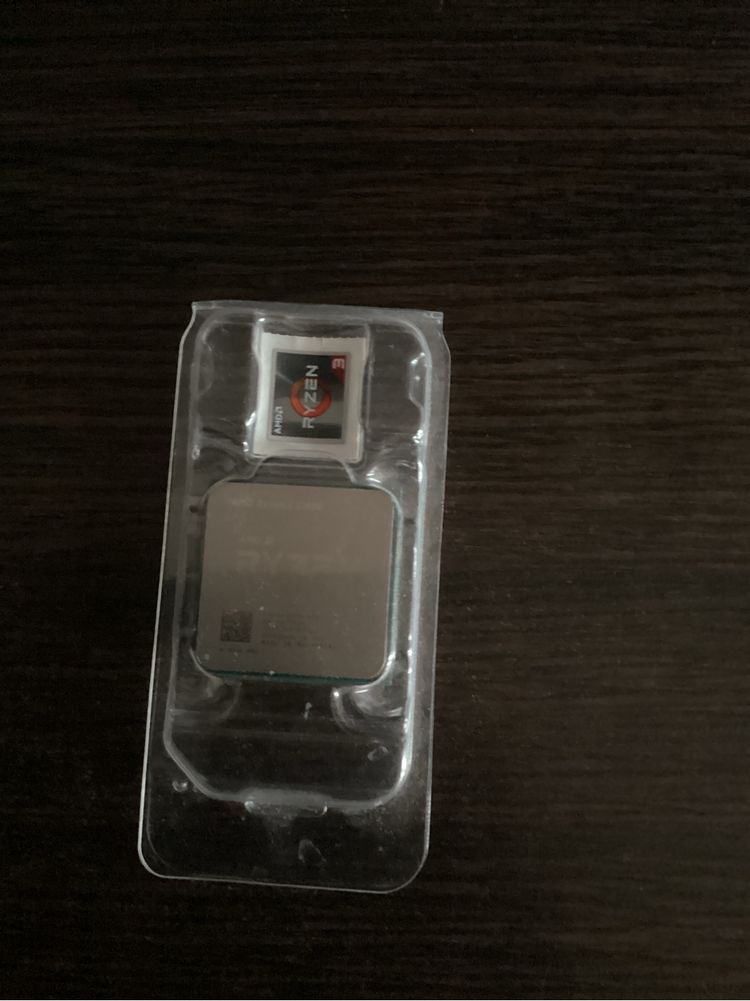 Продам процессор со встроенной графикой Ryzen 3 2200g