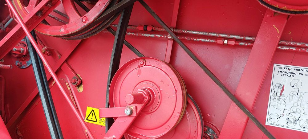 Зернозбиральний комбайн Massey ferguson 330 2.7m