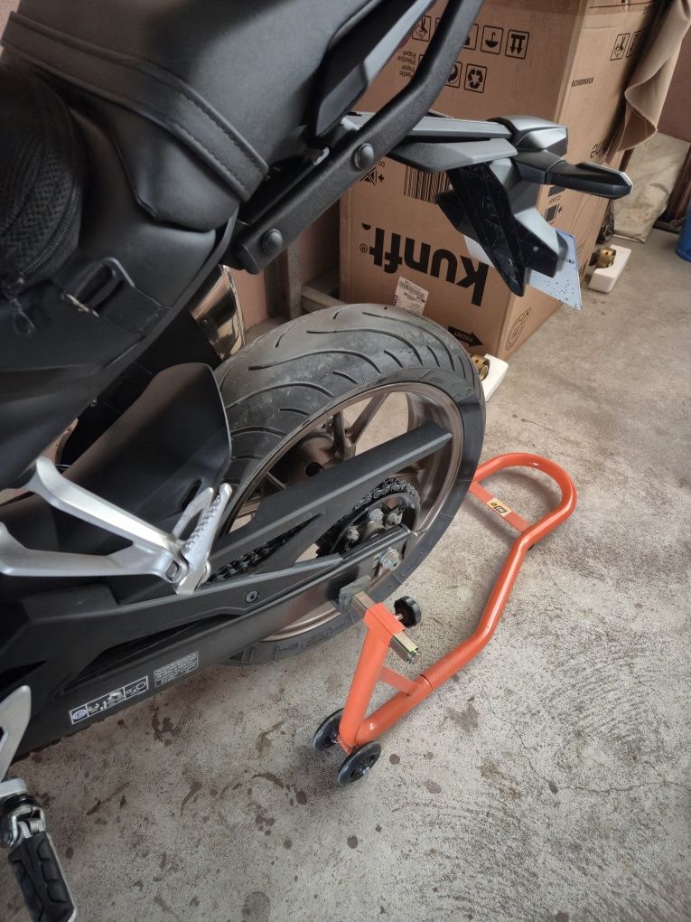 Mota Honda CB300R