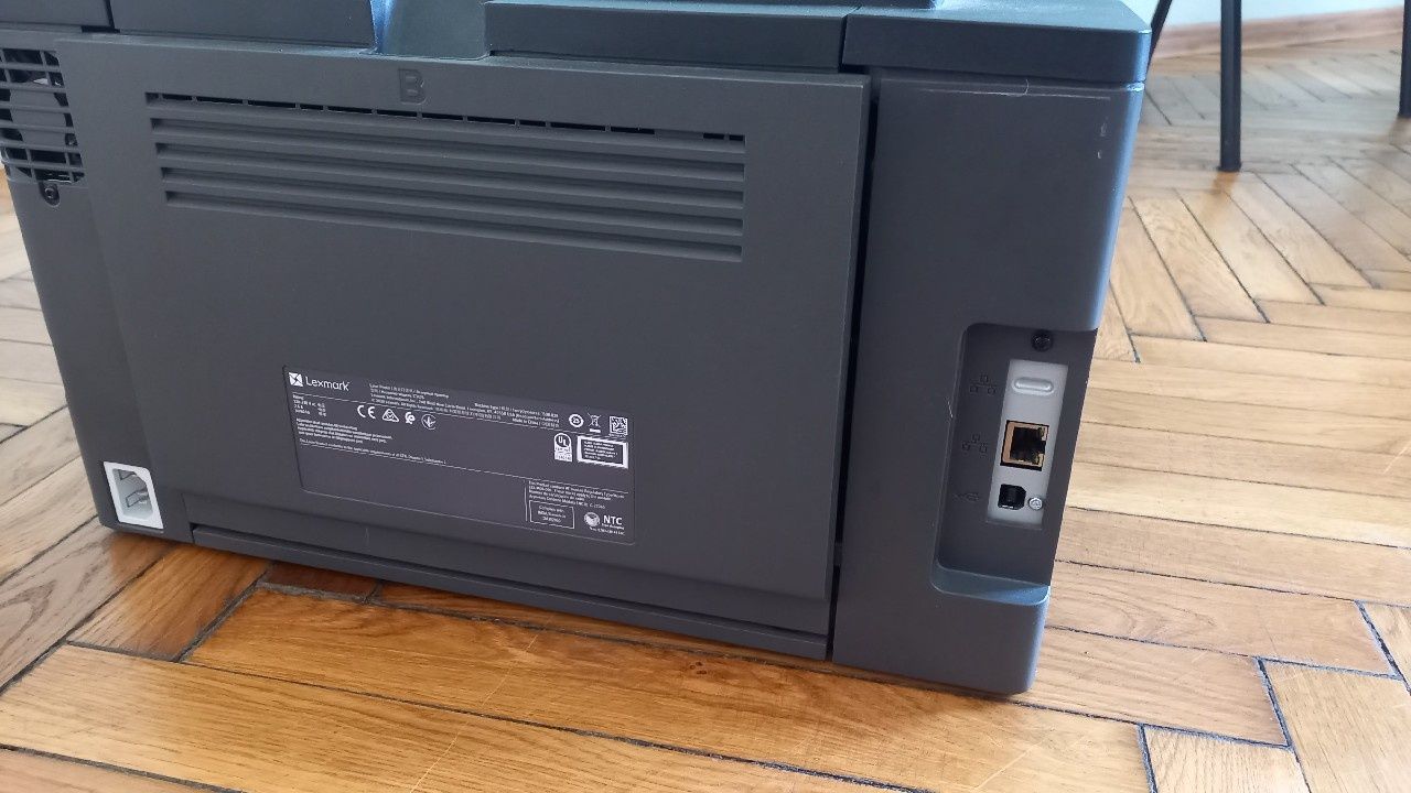 Drukarka Lexmark C3426 - z niewielkim przebiegiem