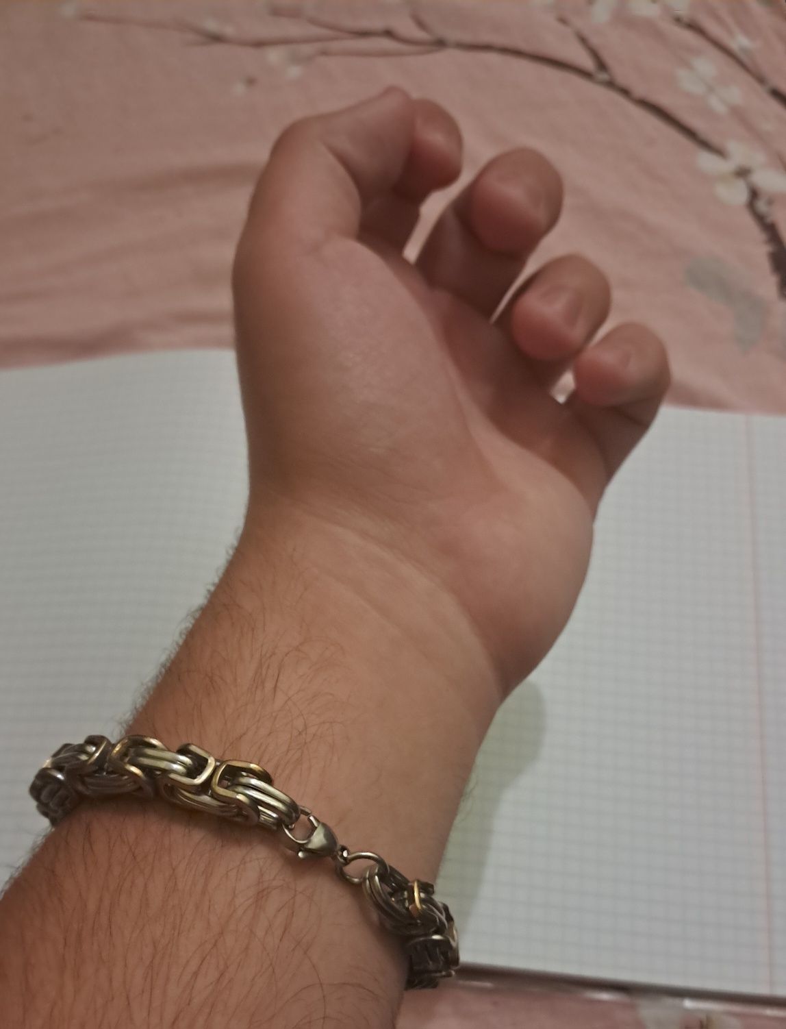 Продам цепочку на руку