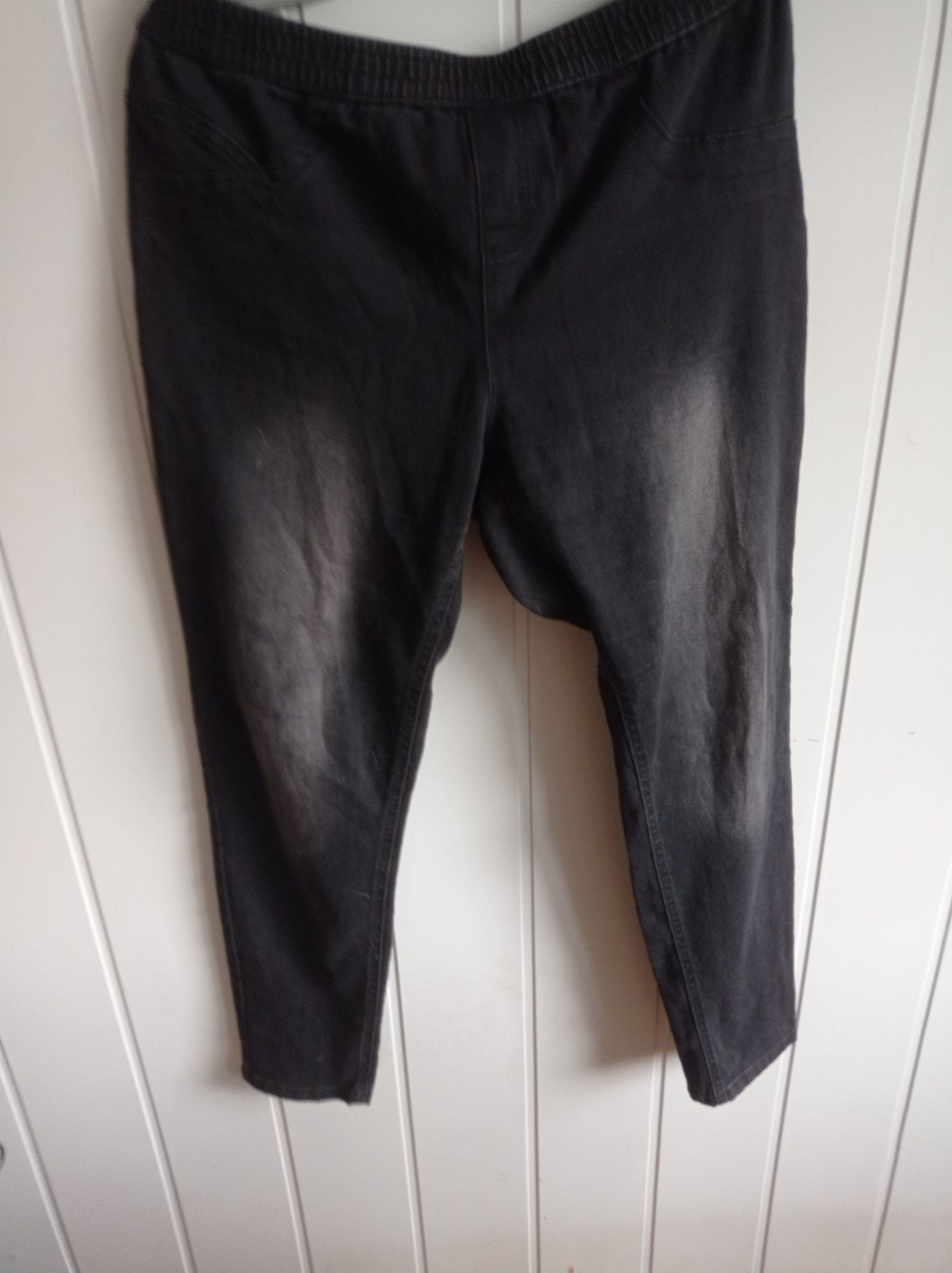 Czarne damskie jeans 44/46