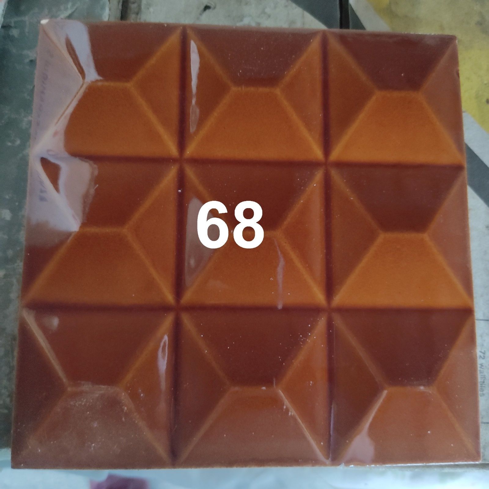 Azulejos antigos com relevo
