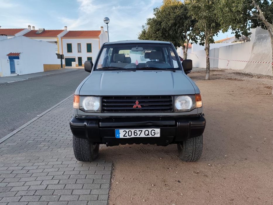 Mitsubishi Pajero 2.5td com 290mil kms