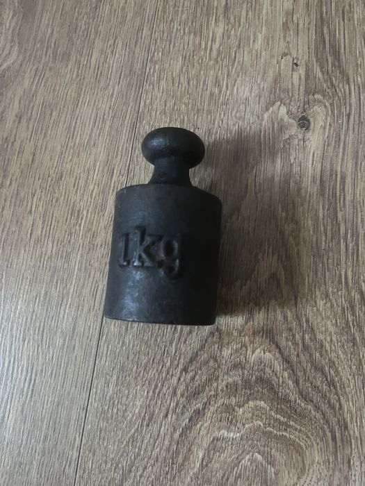 Odwaznik stalowy do wagi PRL retro vintage dekoracja 1 kg