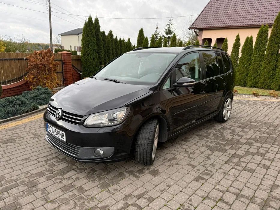 poświata
VW TOURAN 2.0 TDI 140KM DSG bixsenon kamera cofania -ZAMIANA