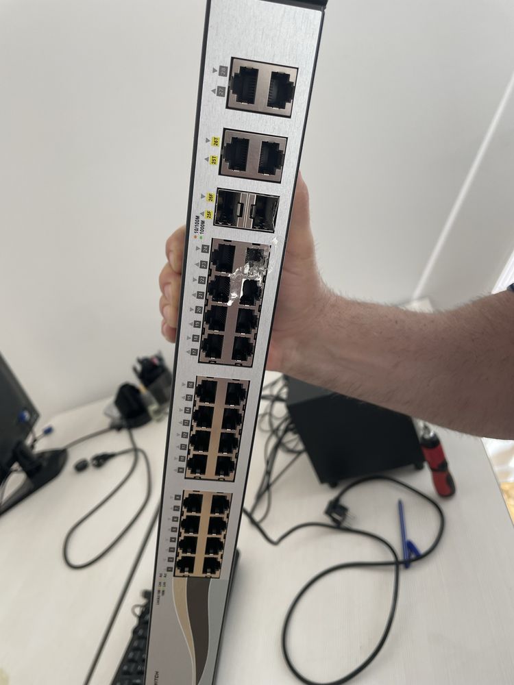 Комутатор d-link des 1210-28