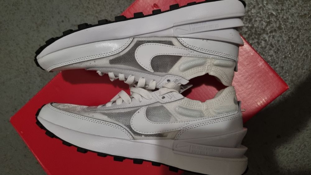 VENDO Sapatilhas Nike Waffle One NOVAS