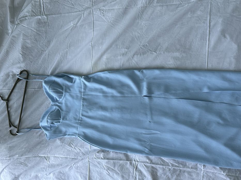 Сукня голуба з розрізом