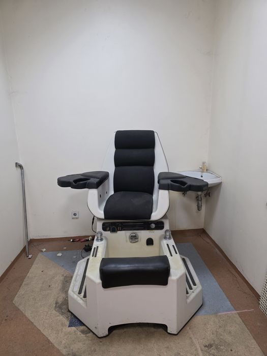 Професійне педикюрне СПА-крісло European Touch (збірка США)