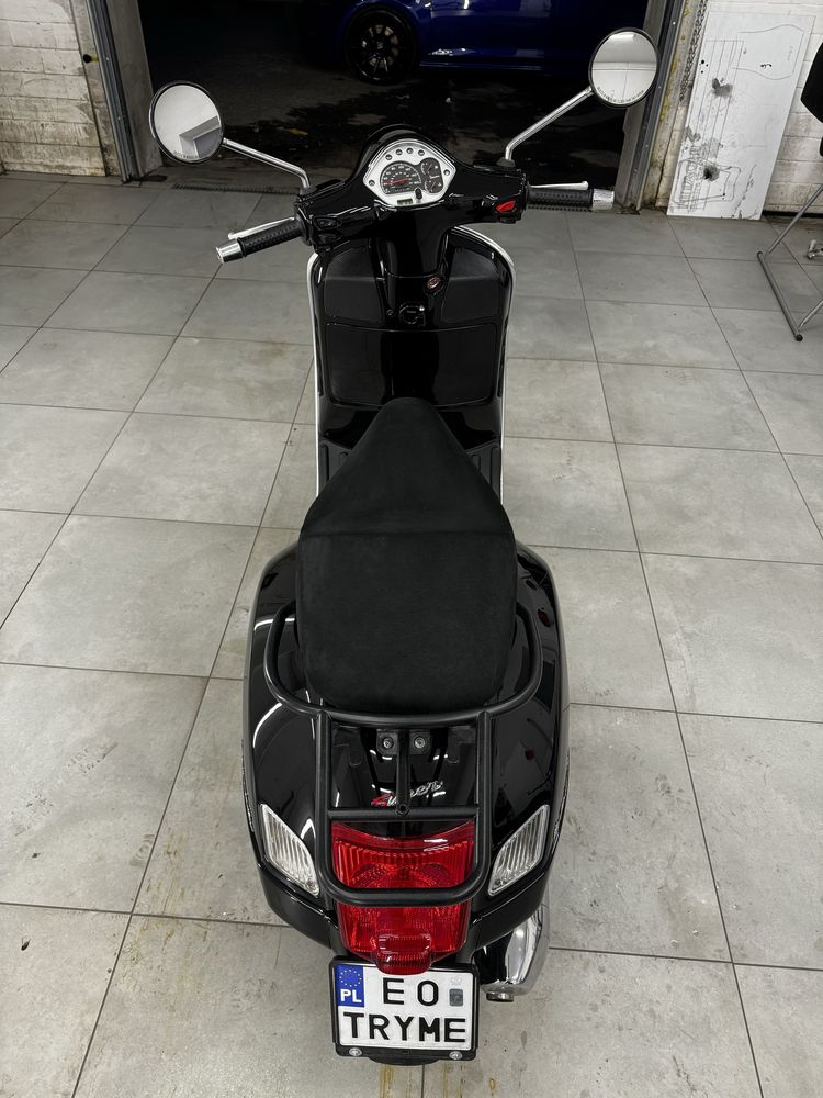 Piaggio Vespa GTS 300