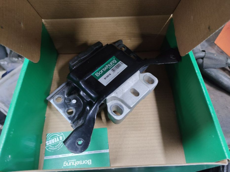 Подушка Опора КПП Passat B8 2.0 TDI DSG 5Q0199555R B18516