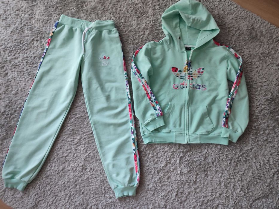 Dres adidas dla dziewczynki rozm. 146