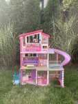 Duży Domek Barbie Dreamhouse z Akcesoriami i Zjeżdżalnią