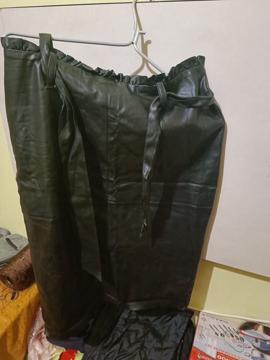 Юбка Zara очень хорошего качества купите не пожалеете.