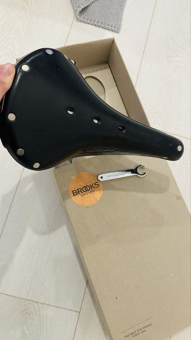 Сідло велосипедне. Brooks B 17