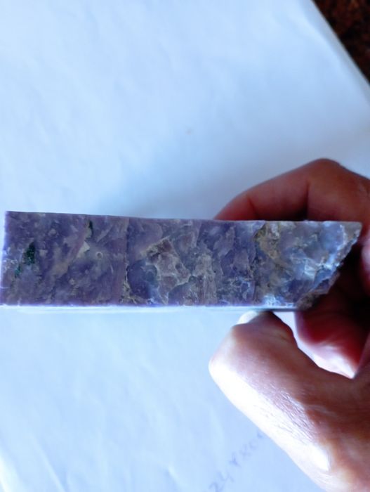 Pedra charoita para jóias