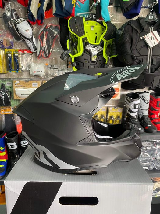 Capacete Airoh Twist 2.0 (motocross enduro)