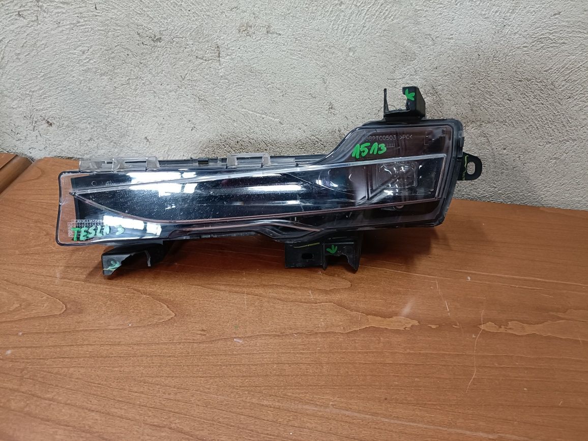 Tesla model 3 halogen led lewy