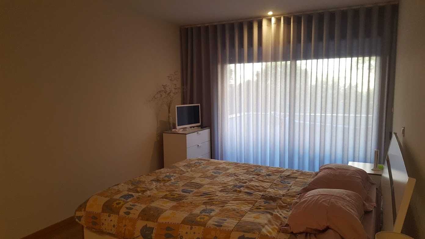 Vendo quarto completo com colchão novo.