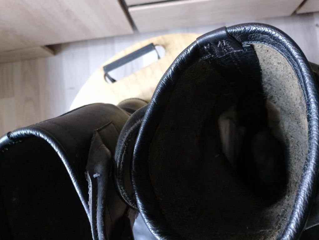 Buty motocyklowe z blachą. Skóra, rozmiar 42