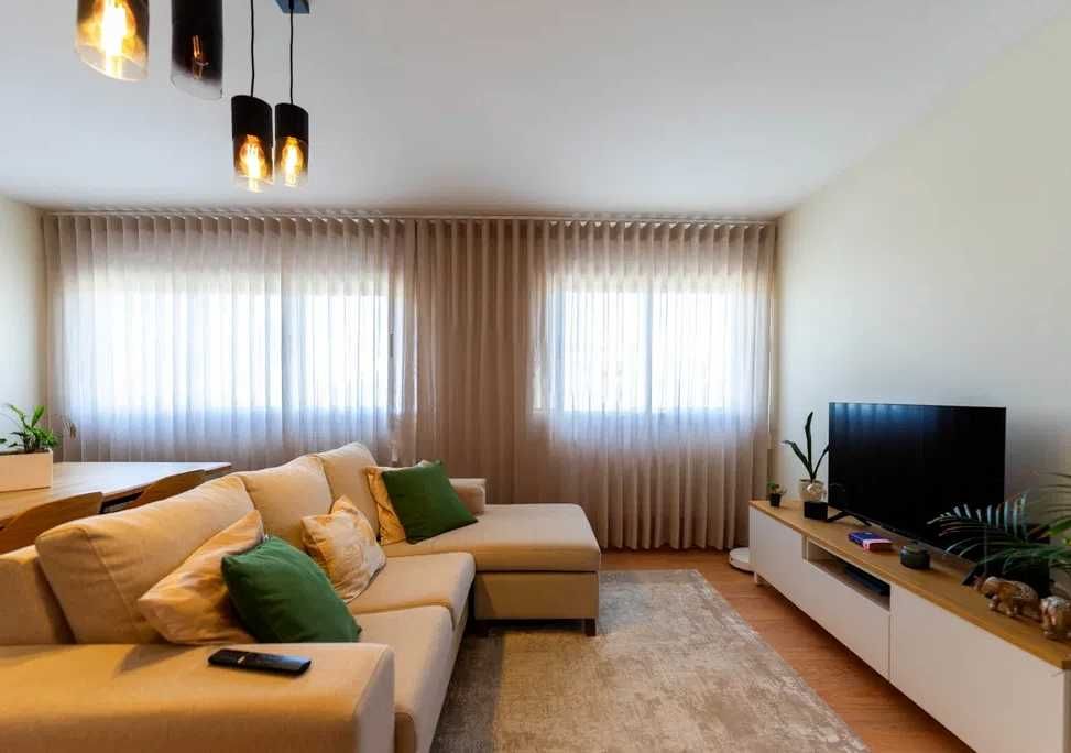 Sofá com chaise longue